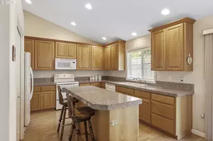 3100 Knoll Dr, Newberg, OR 97132 - Photo 11