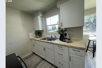 465 Davis St, Eugene, OR 97402 - Photo 13