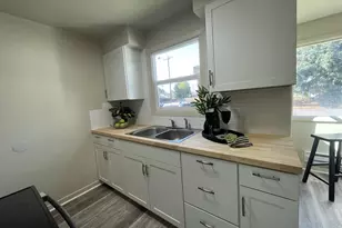465 Davis St, Eugene, OR 97402 - Photo 13