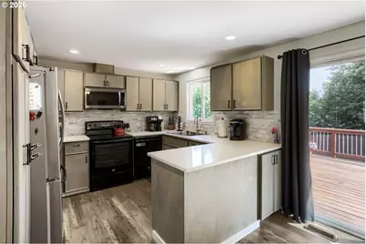 740 SE Camellia Ct, Hillsboro, OR 97123 - Photo 13