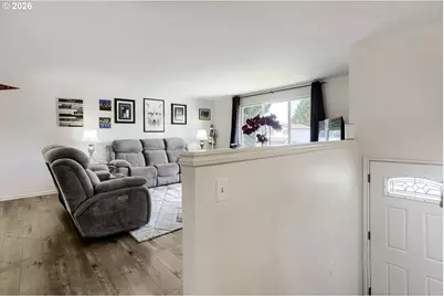 740 SE Camellia Ct, Hillsboro, OR 97123 - Photo 5