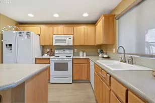 1350 SW Darci Dr, McMinnville, OR 97128 - Photo 11