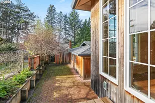 4222 SW Hume St, Portland, OR 97219 - Photo 41