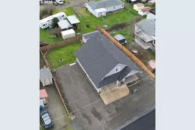 241 SE Johnson St, Winston, OR 97496 - Photo 27