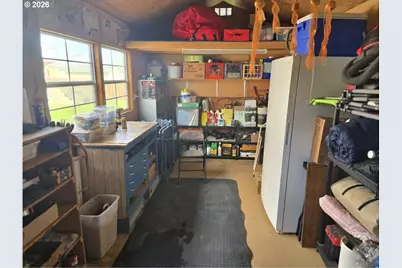 241 SE Johnson St, Winston, OR 97496 - Photo 5