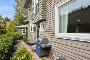 1130 NE Brazee St, Portland, OR 97212 - Photo 37