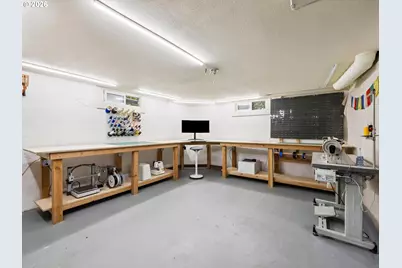 1130 NE Brazee St, Portland, OR 97212 - Photo 29