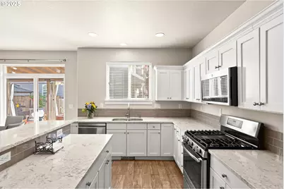 166 SE 30th Ave, Hillsboro, OR 97123 - Photo 5