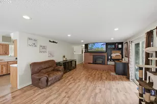 2617 Union Ave, North Bend, OR 97459 - Photo 11