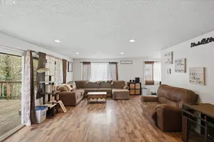 2617 Union Ave, North Bend, OR 97459 - Photo 9
