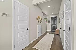 923 NW 26th Wy, Battle Ground, WA 98604 - Photo 5
