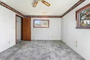 357 S 9th St, Kalama, WA 98625 - Photo 15