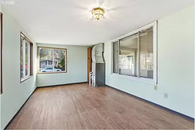 357 S 9th St, Kalama, WA 98625 - Photo 7