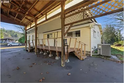 357 S 9th St, Kalama, WA 98625 - Photo 5