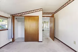 357 S 9th St, Kalama, WA 98625 - Photo 11