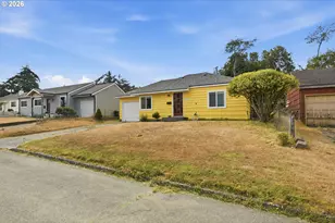 823 Arago Ave, Coos Bay, OR 97420 - Photo 3