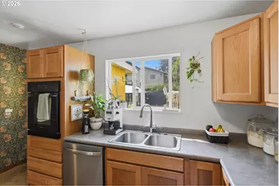 823 Arago Ave, Coos Bay, OR 97420 - Photo 11