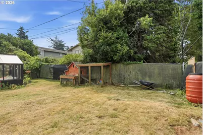 823 Arago Ave, Coos Bay, OR 97420 - Photo 27