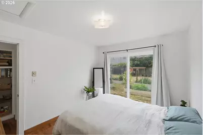 823 Arago Ave, Coos Bay, OR 97420 - Photo 17