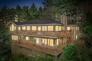 407 King St, Yachats, OR 97498 - Photo 1