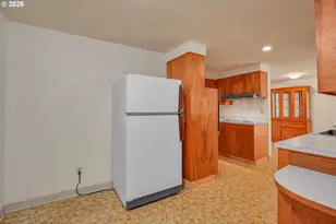 17055 SE Webster Rd, Gladstone, OR 97027 - Photo 17