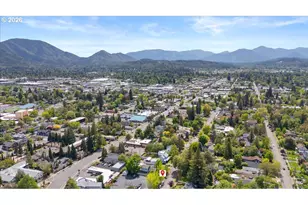847 NW 5th St, Grants Pass, OR 97526 - Photo 45