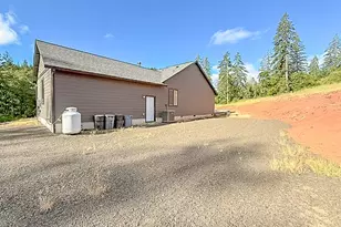 24741 Hall Rd, Cheshire, OR 97419 - Photo 37