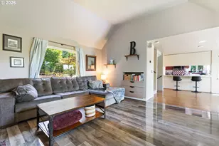 8957 SW Terwilliger Blvd, Portland, OR 97219 - Photo 13