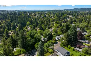 8957 SW Terwilliger Blvd, Portland, OR 97219 - Photo 41