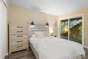 8957 SW Terwilliger Blvd, Portland, OR 97219 - Photo 25