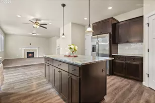 8690 SW Vale Ct, Wilsonville, OR 97070 - Photo 11