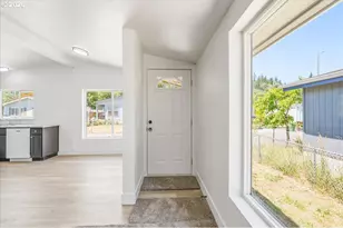2154 Oregon St, Saint Helens, OR 97051 - Photo 3