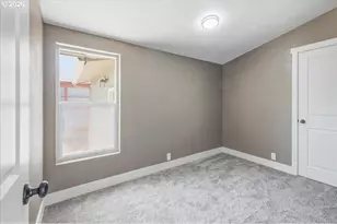 2154 Oregon St, Saint Helens, OR 97051 - Photo 9