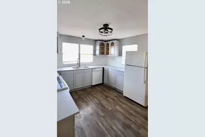 225 41st St #36, Springfield, OR 97478 - Photo 5