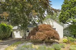 9251 SE Salmon St, Portland, OR 97216 - Photo 3