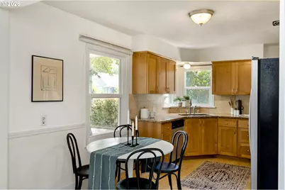 9251 SE Salmon St, Portland, OR 97216 - Photo 17
