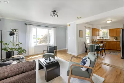 9251 SE Salmon St, Portland, OR 97216 - Photo 7