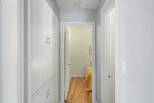 9251 SE Salmon St, Portland, OR 97216 - Photo 21
