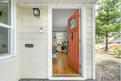 9251 SE Salmon St, Portland, OR 97216 - Photo 5