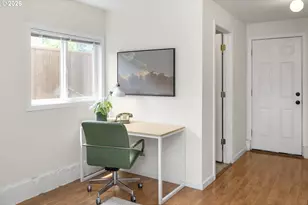 9251 SE Salmon St, Portland, OR 97216 - Photo 27
