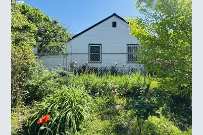 8110 N Dana Ave, Portland, OR 97203 - Photo 3