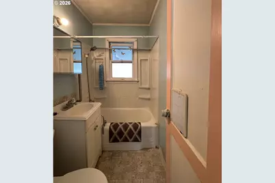 8110 N Dana Ave, Portland, OR 97203 - Photo 11
