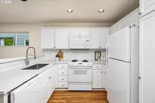 1277 NE Kinney St, Hillsboro, OR 97124 - Photo 3