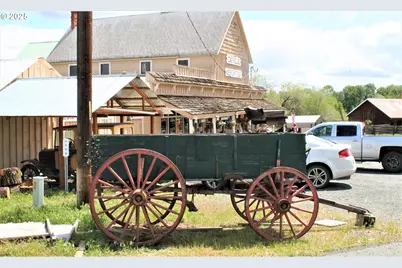 207 W Franklin Ave, Dayville, OR 97825 - Photo 5