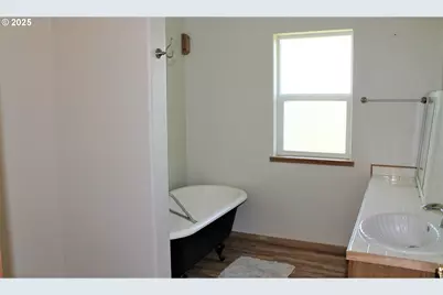 207 W Franklin Ave, Dayville, OR 97825 - Photo 29