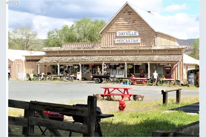 207 W Franklin Ave, Dayville, OR 97825 - Photo 3