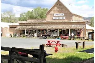 207 W Franklin Ave, Dayville, OR 97825 - Photo 3