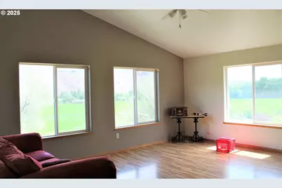207 W Franklin Ave, Dayville, OR 97825 - Photo 25