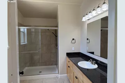 2389 Brooklyn Dr, Coos Bay, OR 97420 - Photo 21