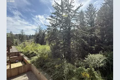 2389 Brooklyn Dr, Coos Bay, OR 97420 - Photo 13